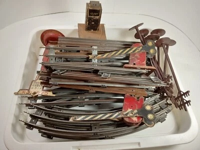 Vintage MARX & Lionel Train Lot Tracks O Gauge 3-Rail Poles Sign Parts - Image 1 of 4