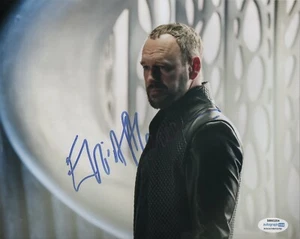 Autógrafo firmado ""Daron-Vex"" de Elliot Cowan ""Krypton"" 10x8 foto ACOA - Imagen 1 de 1