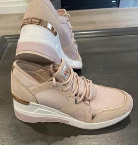 Scarpe da tennis Michael Kors MK donna rosa tacco alto taglia 6 ~ BELLE! - Foto 1 di 11