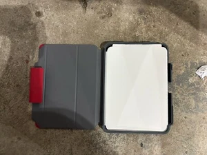 Funda STM Dux Plus para iPad 10.ª generación 10,9” roja/gris resistente con soporte para lápices - Imagen 1 de 2