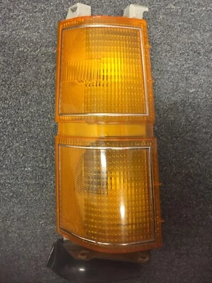 Dodge Caravan/Ply Voyager 1984-86 - derecha - luz de esquina Foto 1 de 4