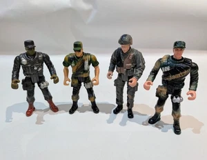 Paquete de 4 figuras de acción militares retro - Imagen 1 de 6