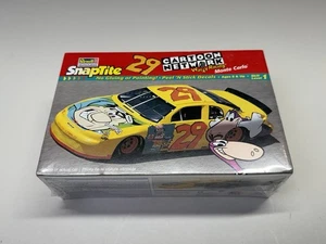 Vintage NASCAR Cartoon Network #29 Monte Carlo Stock Car Revell modello SnapTite - Foto 1 di 7