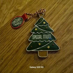 Special Mum Christmas Tree Ornament - Picture 1 of 3