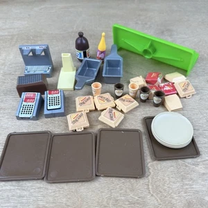 Vintage 1982 Barbie Loves McDonalds Spielset Big Mac Burger Boxen Tabletts Bank - Bild 1 von 17
