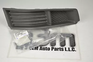 2008-2014 Cadillac CTS RH Side Front Fog Lamp Delete Bezel Black new OE 20757038 - Picture 1 of 3