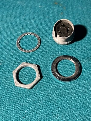 Receptor tipo micrófono, 3 pines hembra, montaje panel Foto 1 de 2