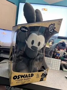 2007 Oswald the Lucky Rabbit - Disneystore - Plush Microfiber - posable ears - Picture 1 of 5