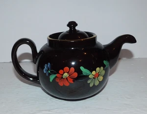 NEAT TEAPOT WITH FLOWER DESIGN - Picture 1 of 5