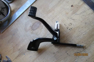 HARLEY SPORTSTER 883 MONTAJE PEDAL FRENO TRASERO 2015-UP OTROS Foto 1 de 4