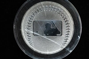 2024 New Zealand Mint 1 oz .999 Silver MLB Round in (Cracked/Smudged) Capsule! - Picture 1 of 2