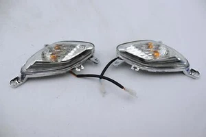 Clignotants avant pour scooter JM MOTORS 50 SANTANA RS 2022 à 2023 - Photo 1/9