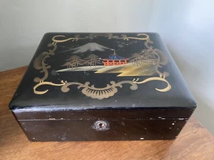 DE COLECCIÓN 1950 Japonesa Laca Negra Joyería Caja con Monte Fuji y Templo - Imagen 1 de 15