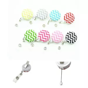 Clip girevole Chevron portabobina distintivo retrattile ID per cordino, etichetta nome, - Foto 1 di 38