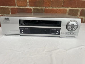 Grabadora de video VHS JVC HR-J580EK - Sin repuestos ni reparaciones remotas - Imagen 1 de 12
