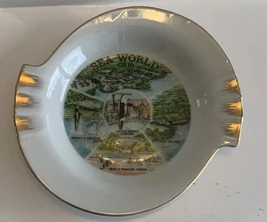 Vintage glass Sea World Of Ohio Ashtray - Original Stickers - Defunct Park - Picture 1 of 8