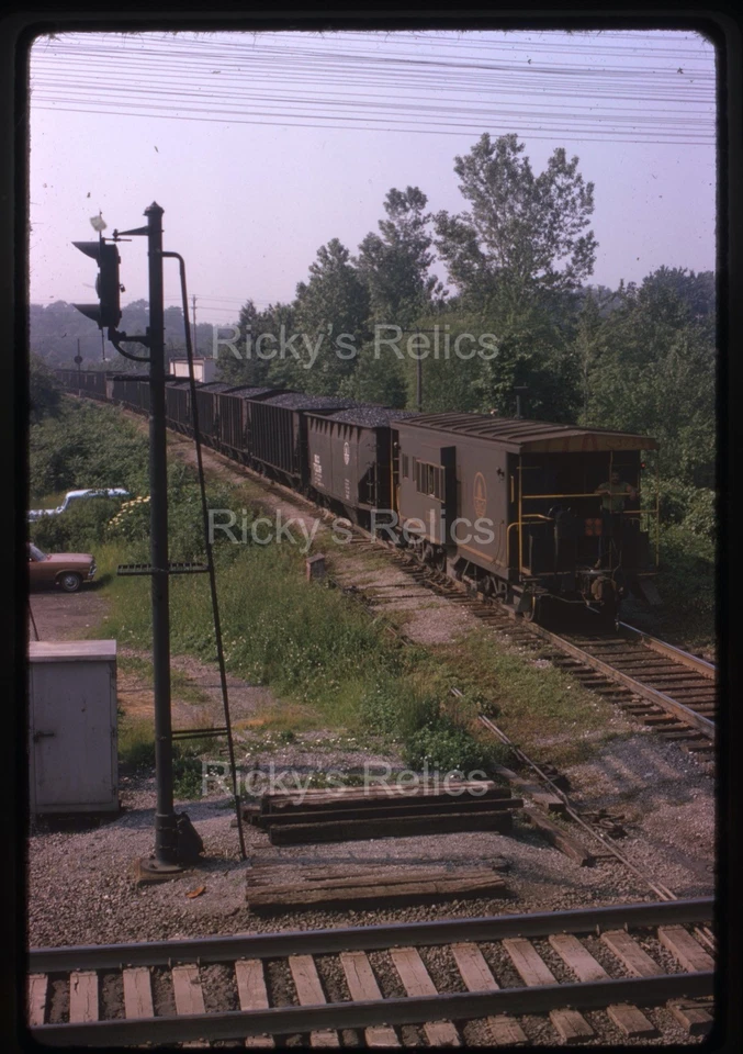 Оригинальный слайд B&O #C-3754 Caboose Baltimore Ohio Painesville OH 1973 PE Tower - Изображение 1 из 3