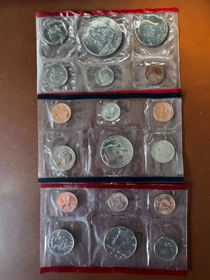 Lot of Three (3) United States Mint Sets - 1975, 1989, 1998 - Image 1 of 4