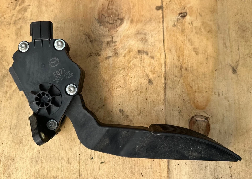 Pedal acelerador usado y probado Mazda CX-7 2010-2012 K4238-7390 Foto 1 de 3