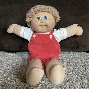 Vintage 1984 CPK Cabbage Patch Kid Short Brown Hair Blue Eyes Dimple GVC - Picture 1 of 10