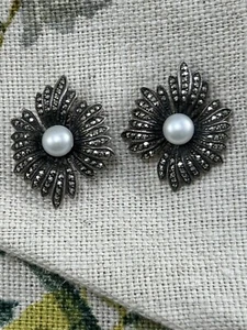 Art Deco style 925 silver and marcasite and pearl stud earrings - Picture 1 of 11