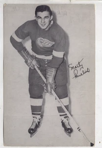 1951-52 McCarthy Postkarte MARTY PAVELICH DETROIT RED WINGS Original - Bild 1 von 2