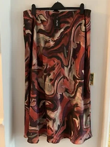 BNWT City Chic @ Evans ‘Berry Swirl’ Elasticated ‘Chloe’ Lined Skirt Size 18 Med - Picture 1 of 8