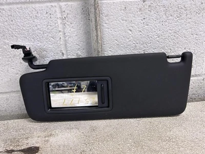 Audi SQ5 2019 lado izquierdo del conductor negro vinilo parasol con espejo retrovisor iluminado Foto 1 de 4