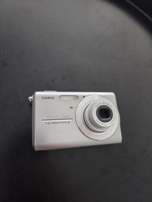 Casio EXILIM EX-Z75 7.2MP Digital Camera With Battery and Charger - Tested - Image 1 of 4