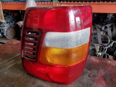 Luz trasera derecha pasajero 18/08/02 para 02-03 Grand Cherokee 523068 Foto 1 de 3