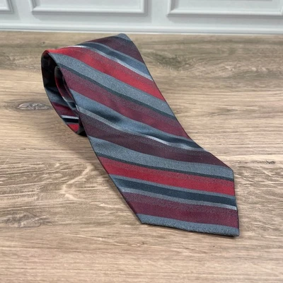 Corbata para hombre ck Calvin Klein extra larga de seda a rayas gris borgoña roja Foto 1 de 4