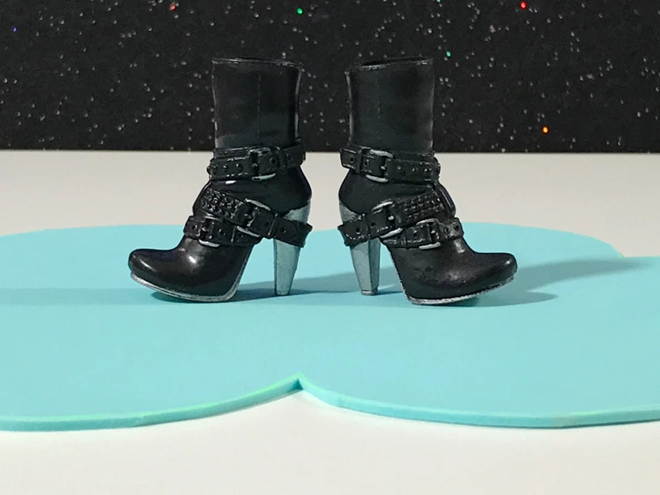 BRATZ DOLL SHOES PARTY BOOTS BLACK SILVER BUCKLES HIGH HEEL ANKLE BOOTS MGA VHTF - Image 1 of 1