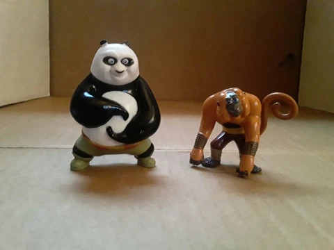 Kung Fu Panda PO AND MONKEY Lot of 2 Mini Figures 2" PVC Dreamworks DWA Cover