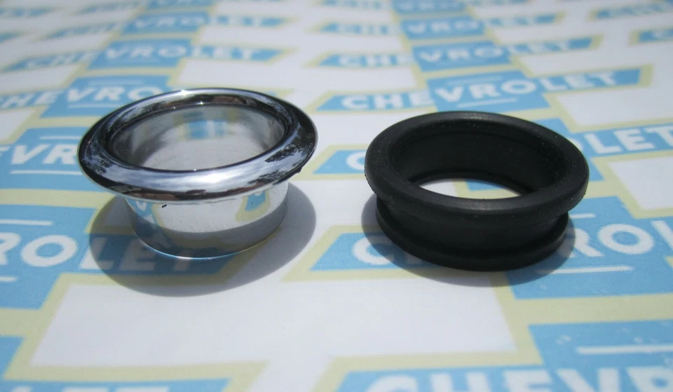 Manija de puerta de camioneta Chevrolet y GMC 1939-1946 virola y ojal  Foto 1 de 4