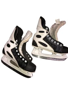 Ice Hockey Skates Size 4 - Picture 1 of 3