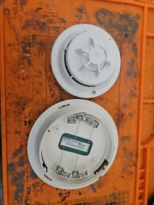 SIEMENS HFP-11 Detector Alarma de Incendio Detector de Humo Cabezal con Base Solo Piezas - Imagen 1 de 2