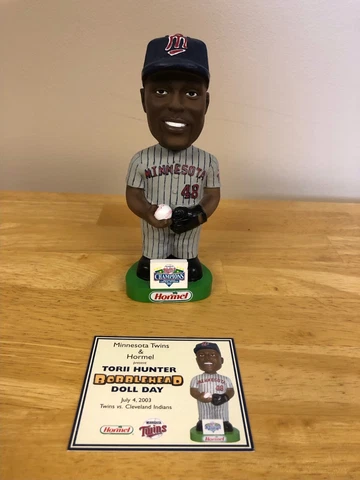 2003 Minnesota Twins SGA Bobble Head Bobblehead Torii Hunter with Card Cover