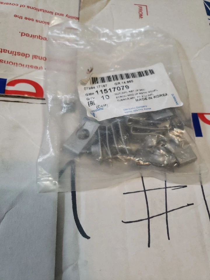 Paquete de 10 guardabarros superior para camioneta Chevrolet GMC SUV fabricante de equipos originales tuerca en U GM 11517079 Foto 1 de 1