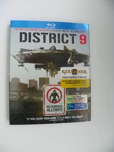 DISTRICT 9 - 2009 TRI STAR BLU-RAY & DIGITAL COPY W/ BONUS FEATURES & EXCLUSIVES - Picture 1 of 4