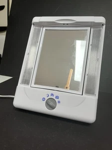 Conair Cosmetic Mirror Reflections Lighted 1X/5X + 4 Light Settings Used Works - Picture 1 of 10