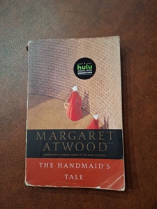 The Handmaid's Tale by Margaret Atwood 1998 Paperback Anchor Books TV SHOW HULU - Foto 1 di 1