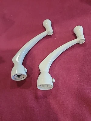 Par (2) OEM PELLA X429 Manivela Blanca Manivela Ventanas abatibles NUEVO Estampado Pella Foto 1 de 3