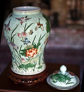 Vintage collectable Porcelain Ginger Jar Hand Painted Signed Carved Stand 17" - Picture 1 of 11