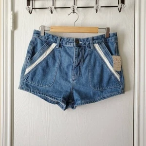 Free People NWT 'Sweet Surrender' Lewis Blue High Rise Denim Shorts- Sz 30 - Picture 1 of 6