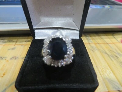 18 k White Gold Sapphire and Diamond Ring 7.9 gr 0.75 cts - Image 1 of 4