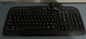Logitech Used Wireless Keyboard and Logi M185 Mouse Combo Fast Ship - Picture 1 of 1
