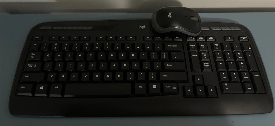 Logitech Used  Wireless Keyboard and Logi M185 Mouse Combo Fast Ship - Image 1 of 1