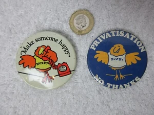 2 Vintage Buzby BT Pin Badges, 5.3cm Diameter - Foto 1 di 9