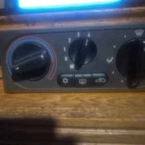 99-02Saab 9-3 Factory Climate Control Unit With Air Conditioning Part#5174685 - Picture 1 of 2