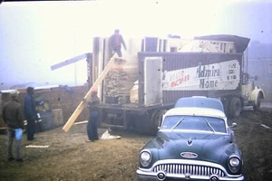 #B 35mm slide - Vintage - Collectibles - Photo - worker wood classic car - Picture 1 of 1